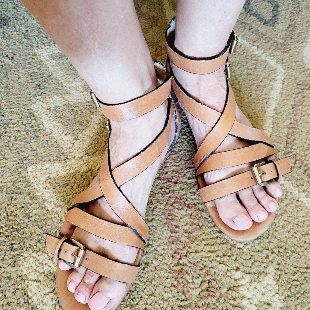 Pour La Victoire great soft leather gladiator sandal